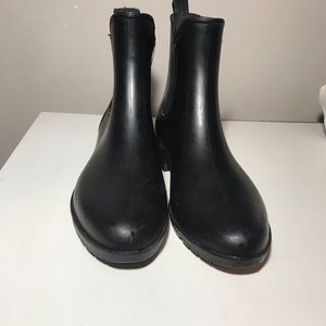 Capelli Boots, Balck Rubber and Clean Size 8.5
